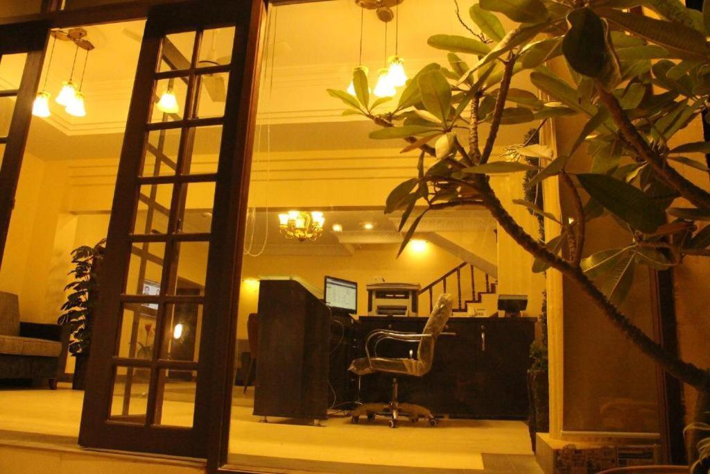 Hotel Inn Karachi Exterior photo